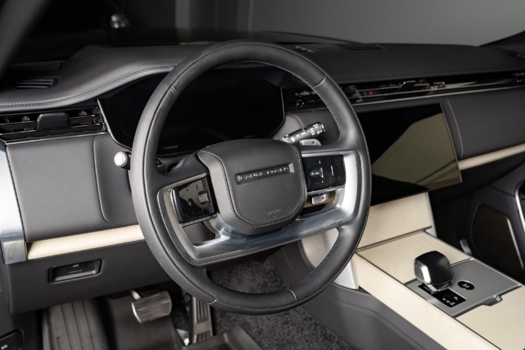 Used-2024-Land-Rover-Range-Rover-SV-Autobiography